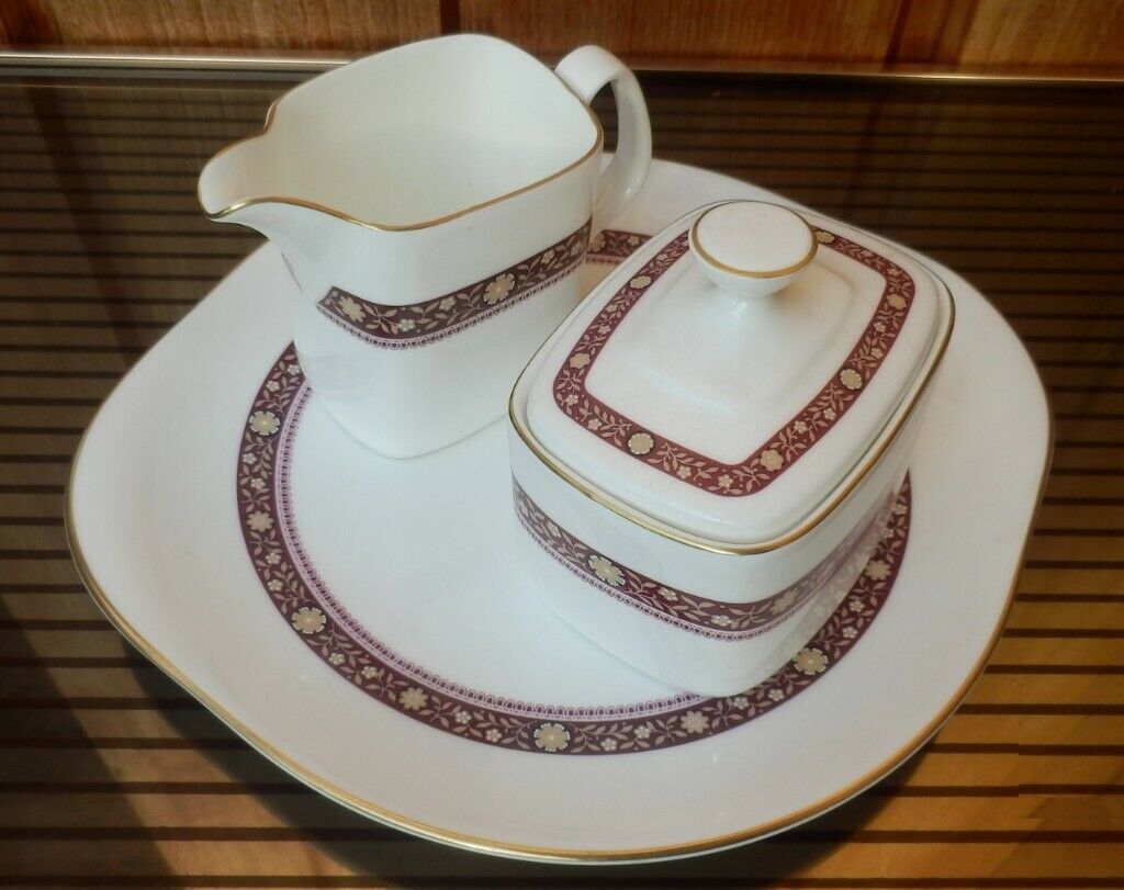 Royal Doulton 1970s vintage Minuet bone china set