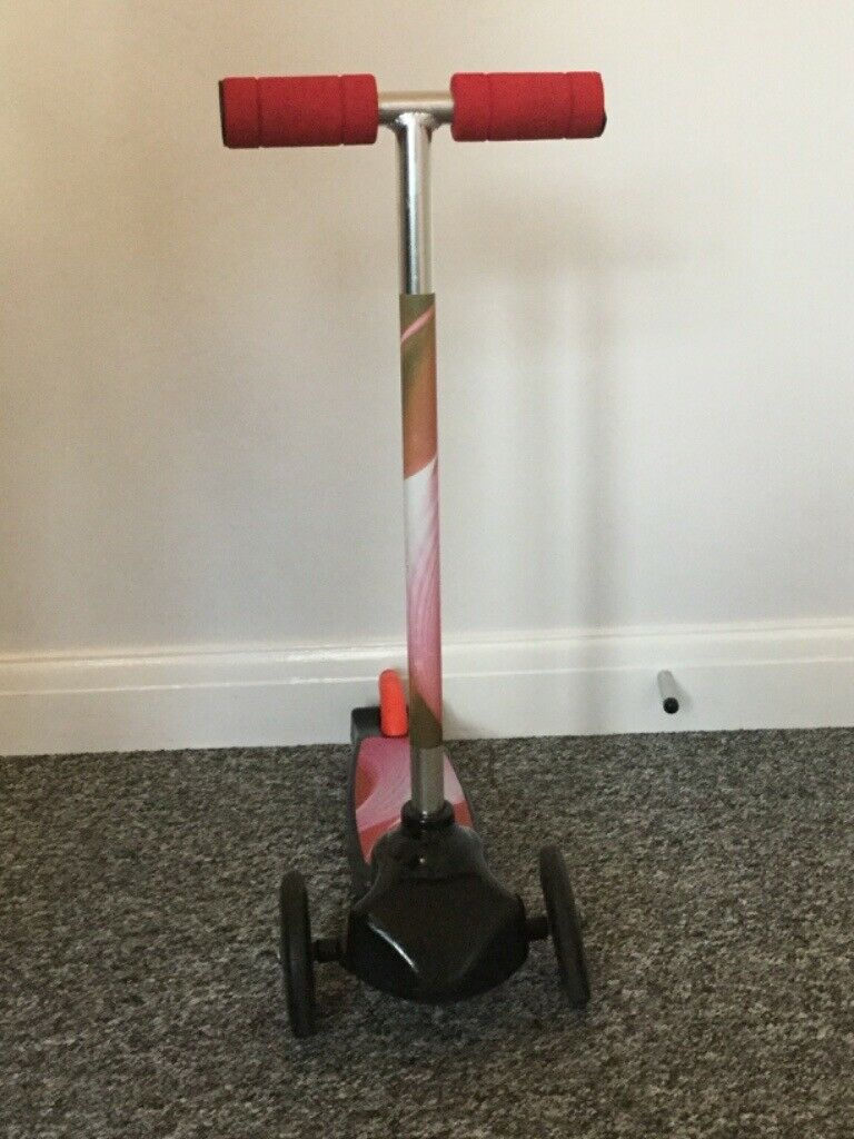 Kids 3 wheel scooter