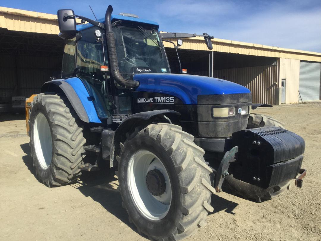 2005 New Holland TM135 Tractor